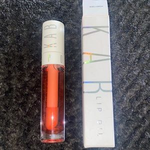 Kab lip oil